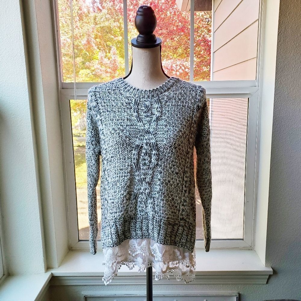Kilibbi Black & White Lace Trim Sweater | M/L